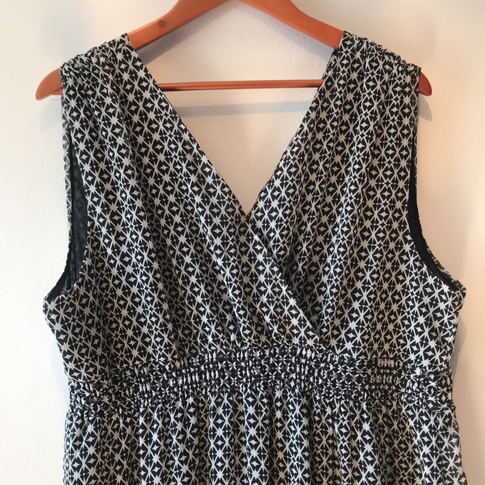 B&W maxi dress size FR 46; fits 16/18. EUC - Picture 2 of 5